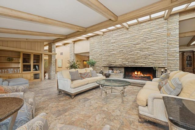 W1800 County Road B, Genoa City, WI 53128