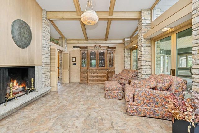 W1800 County Road B, Genoa City, WI 53128