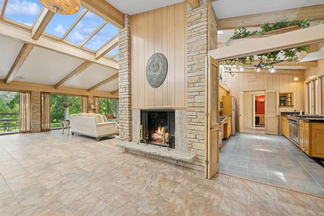 W1800 County Road B, Genoa City, WI 53128