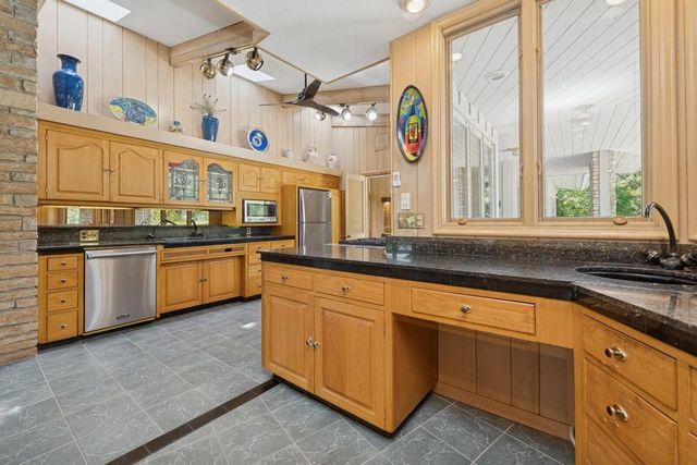 W1800 County Road B, Genoa City, WI 53128