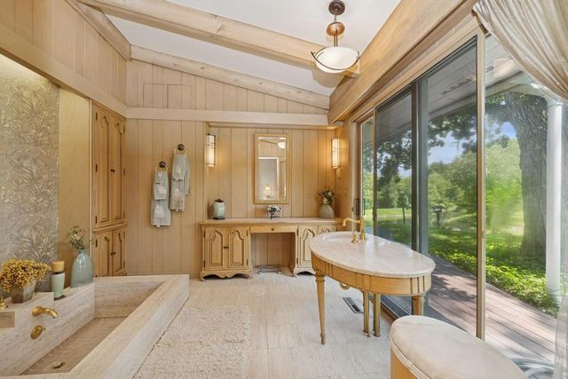 W1800 County Road B, Genoa City, WI 53128