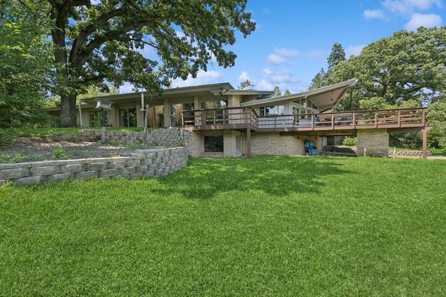 W1800 County Road B, Genoa City, WI 53128