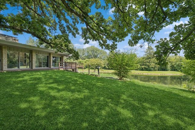 W1800 County Road B, Genoa City, WI 53128