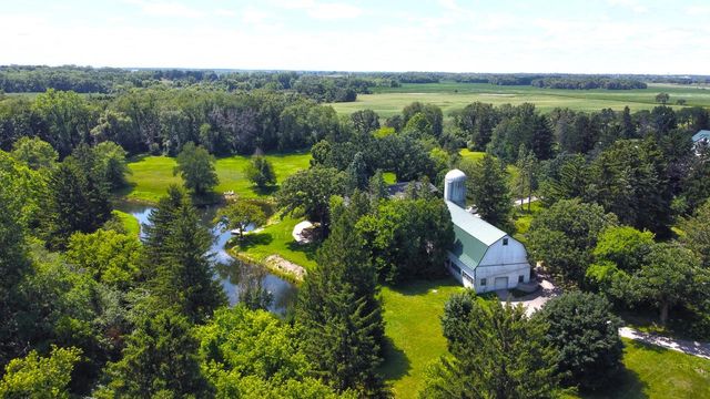 W1800 County Road B, Genoa City, WI 53128