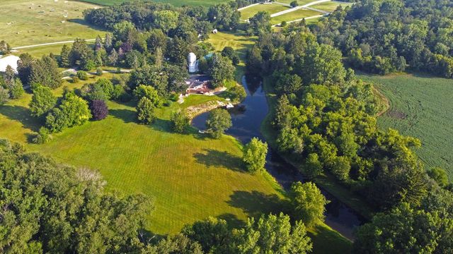 W1800 County Road B, Genoa City, WI 53128