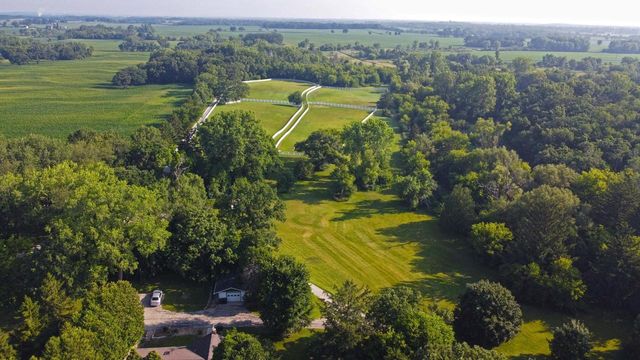 W1800 County Road B, Genoa City, WI 53128