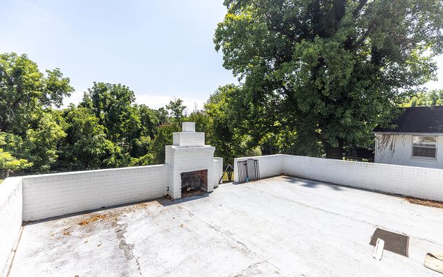 502 N Market ST, Salem, VA 24153