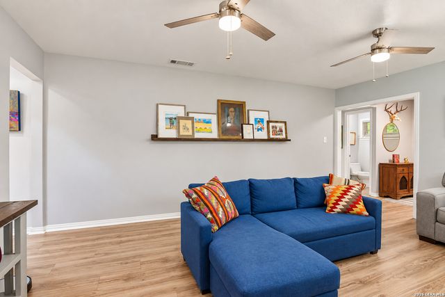 7306 ROBIN REST DR, San Antonio, TX 78209