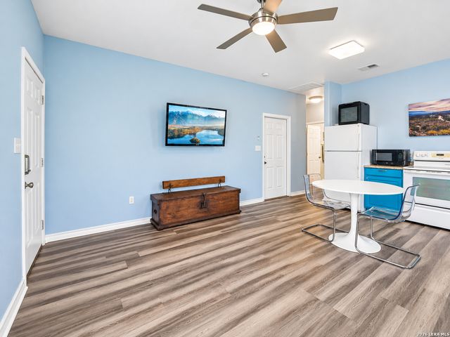 7306 ROBIN REST DR, San Antonio, TX 78209