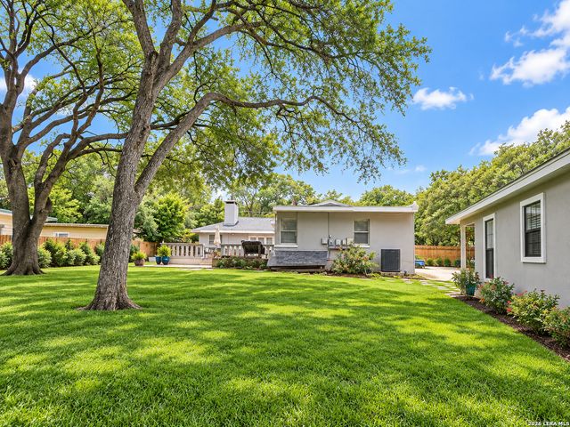 7306 ROBIN REST DR, San Antonio, TX 78209