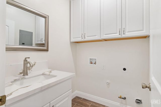 5205 Antares Court, Bakersfield, CA 93306
