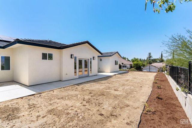5205 Antares Court, Bakersfield, CA 93306