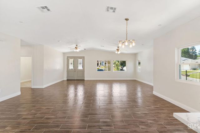 5205 Antares Court, Bakersfield, CA 93306