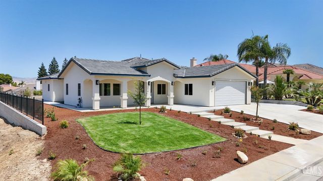 5205 Antares Court, Bakersfield, CA 93306