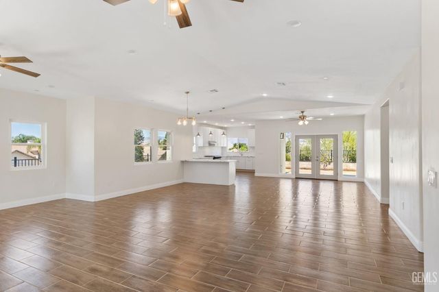5205 Antares Court, Bakersfield, CA 93306