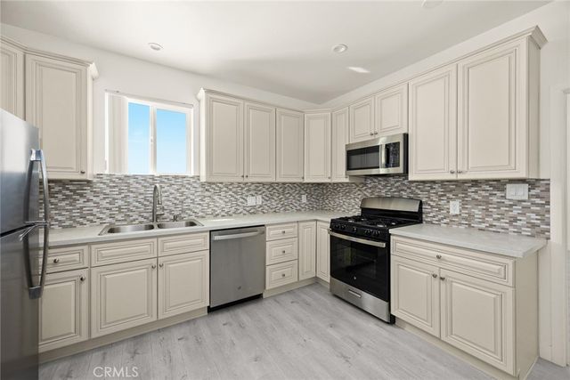 57 N Baldwin Avenue B, Sierra Madre, CA 91024