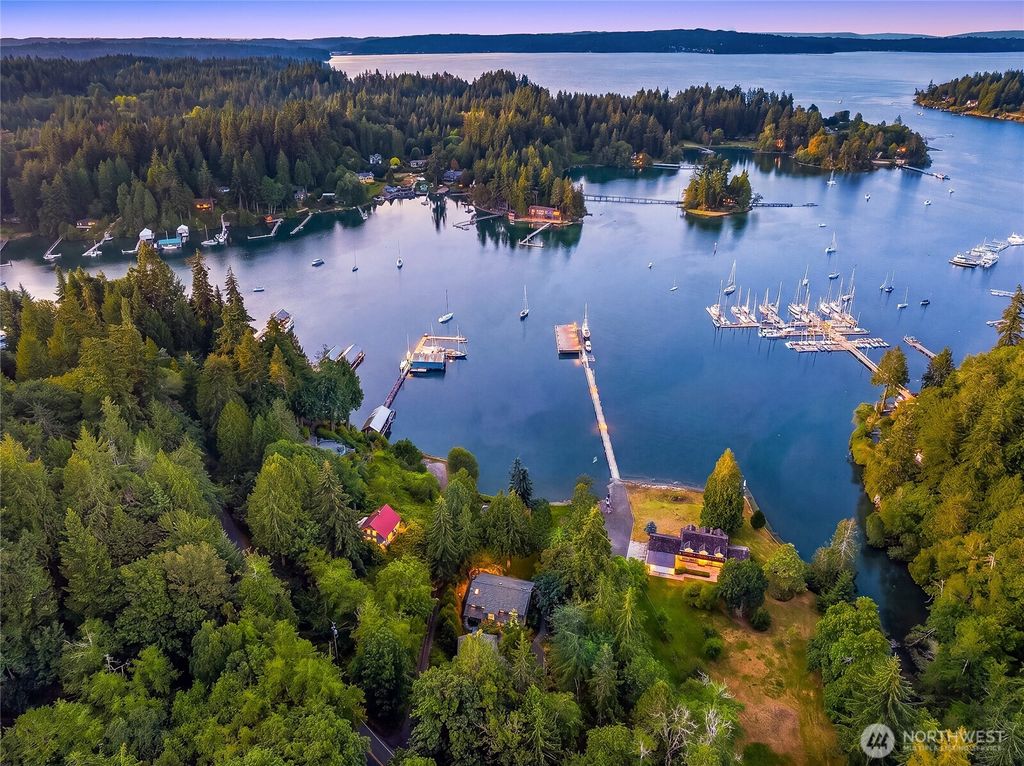Image 37 of property listing at 8300 NE Hidden Cove Road, Bainbridge Island, WA 98110