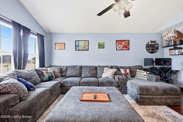 2066 Osprey Cove Dr, Shelbyville, KY 40065