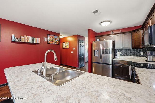 2066 Osprey Cove Dr, Shelbyville, KY 40065