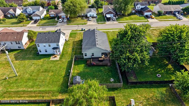 2066 Osprey Cove Dr, Shelbyville, KY 40065