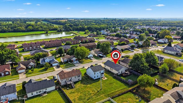 2066 Osprey Cove Dr, Shelbyville, KY 40065