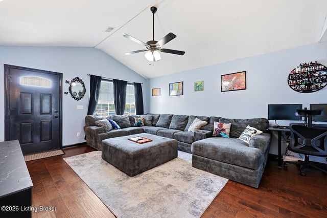 2066 Osprey Cove Dr, Shelbyville, KY 40065