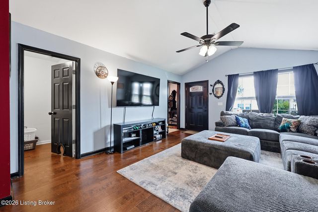 2066 Osprey Cove Dr, Shelbyville, KY 40065