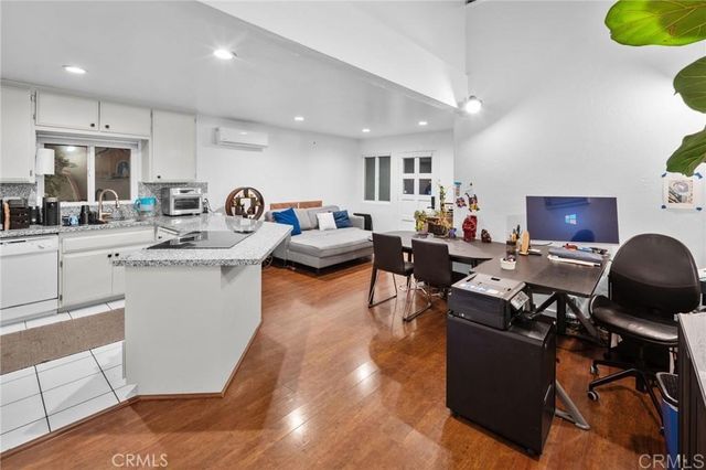 720 3rd Street, Encinitas, CA 92024