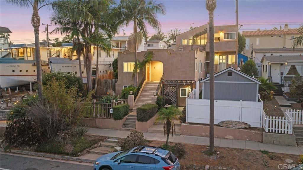720 3rd Street, Encinitas, CA 92024