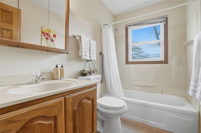 235 Wiley Boulevard NW, Cedar Rapids, IA 52405