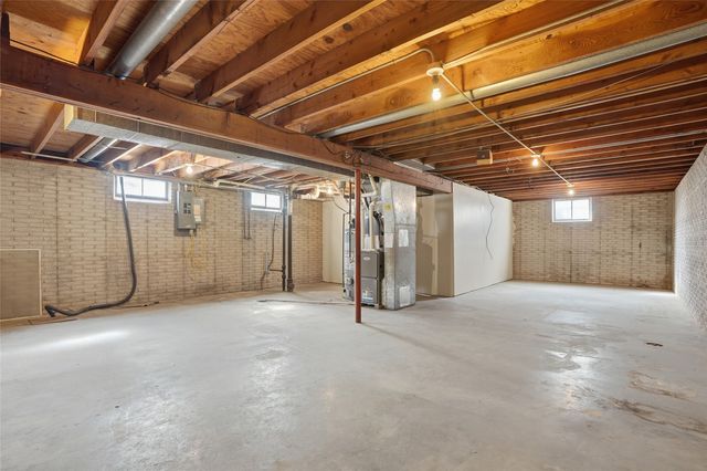 235 Wiley Boulevard NW, Cedar Rapids, IA 52405