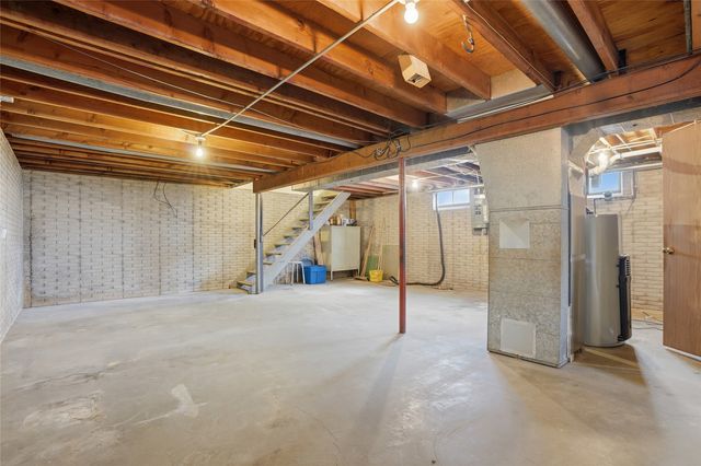 235 Wiley Boulevard NW, Cedar Rapids, IA 52405