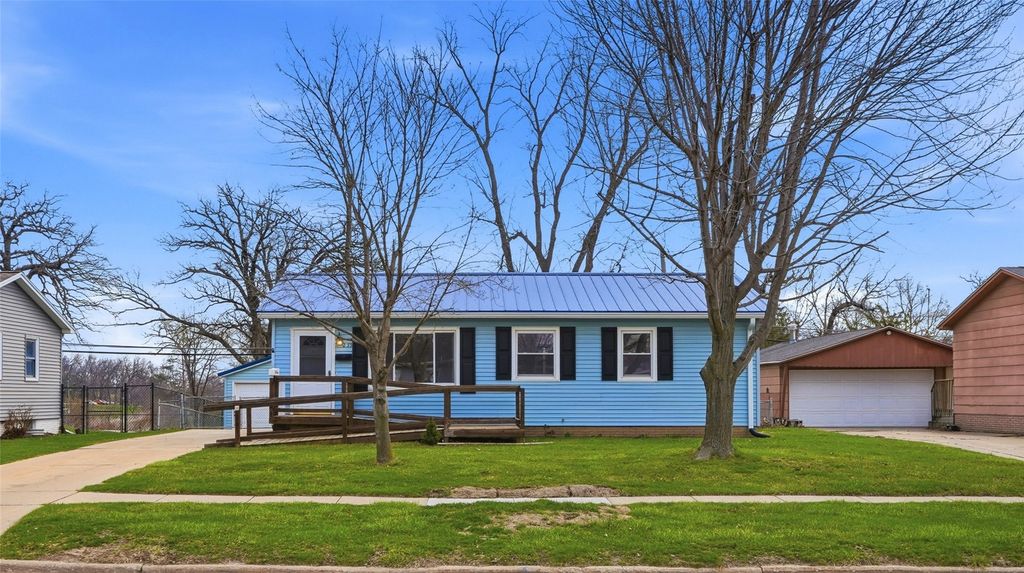 235 Wiley Boulevard NW, Cedar Rapids, IA 52405