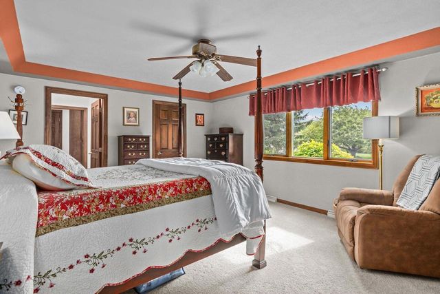 130 HILLTOP DRIVE, Neenah, WI 54956