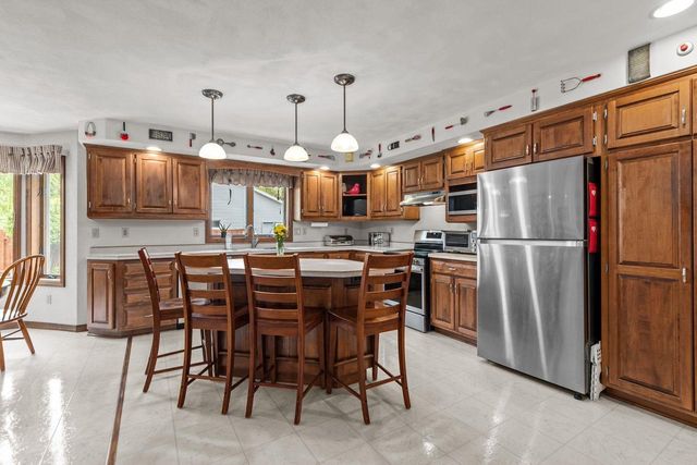 130 HILLTOP DRIVE, Neenah, WI 54956