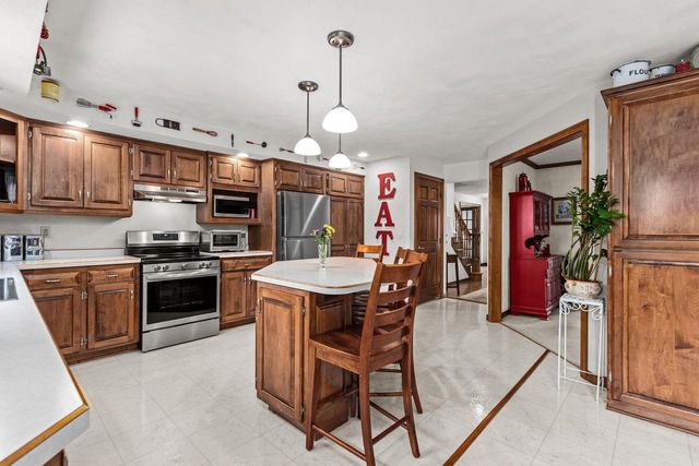 130 HILLTOP DRIVE, Neenah, WI 54956