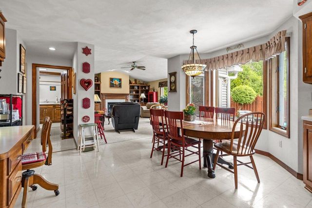 130 HILLTOP DRIVE, Neenah, WI 54956