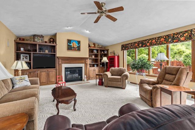 130 HILLTOP DRIVE, Neenah, WI 54956