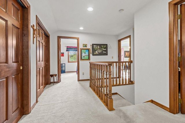 130 HILLTOP DRIVE, Neenah, WI 54956