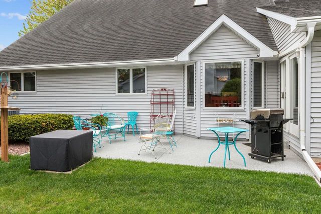 130 HILLTOP DRIVE, Neenah, WI 54956
