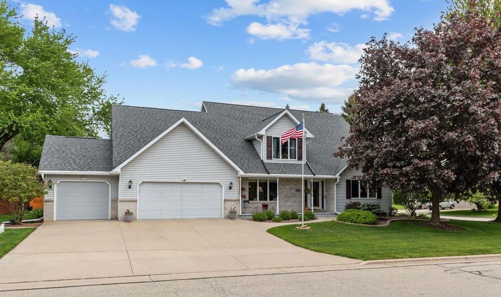 130 HILLTOP DRIVE, Neenah, WI 54956