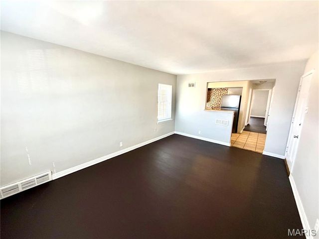 7307 Pasadena Boulevard, Pasadena Hills, MO 63121