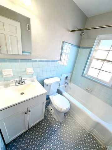 7307 Pasadena Boulevard, Pasadena Hills, MO 63121
