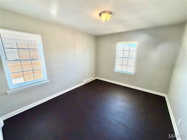 7307 Pasadena Boulevard, Pasadena Hills, MO 63121