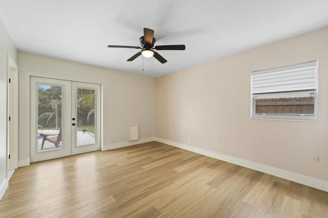 1127 NW 9th Street, Boynton Beach, FL 33426