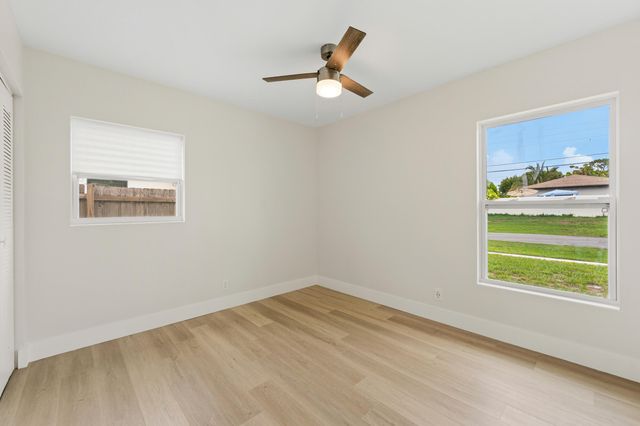 1127 NW 9th Street, Boynton Beach, FL 33426