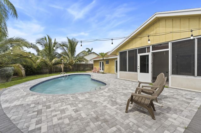 1127 NW 9th Street, Boynton Beach, FL 33426