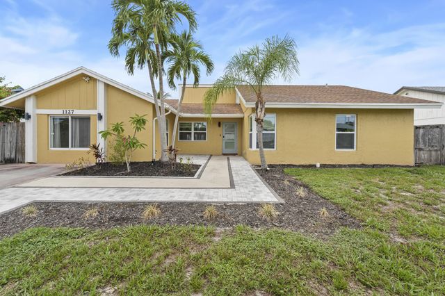 1127 NW 9th Street, Boynton Beach, FL 33426