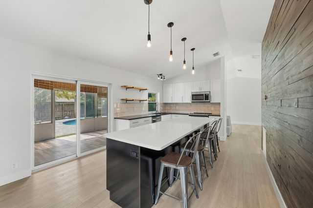 1127 NW 9th Street, Boynton Beach, FL 33426