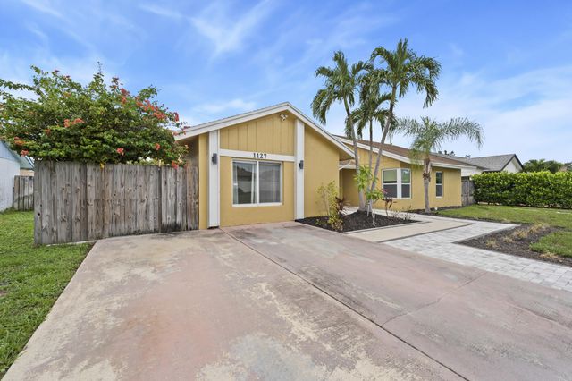 1127 NW 9th Street, Boynton Beach, FL 33426